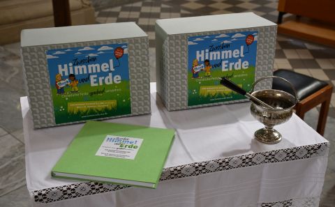 Materialboxen und Gästebuch